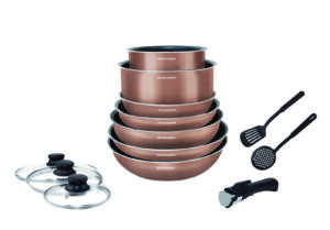 AM. Coffret 13 pièces Champagne